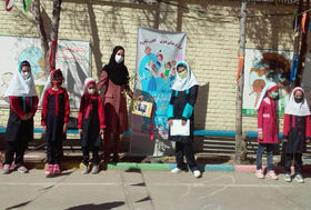 کاشت نهال مفاخر ایران در مدارس شاهرود