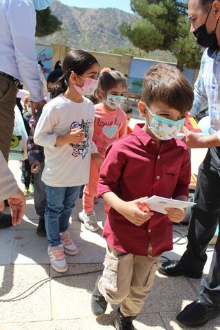 «حال خوش کودکی، رنگ خوش زندگی» میان کودکان زلزله زده سی سخت