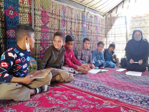 کتابخانه‌های سیار روستایی کانون استان کرمانشاه، مهمان کودکان عشایری شدند