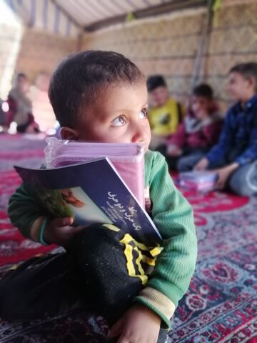 کتابخانه‌های سیار روستایی کانون استان کرمانشاه، مهمان کودکان عشایری شدند