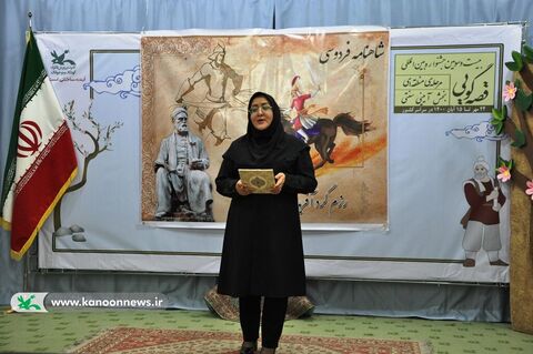 اجرای قصه گویان استان در محله منطقه ای جشنواره قصه گویی از قاب دوربین