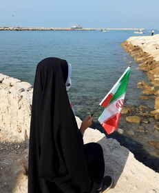 جلوه‌های تجمع ۱۳ آبان در کنار ساحل نیلگون خلیج‌فارس