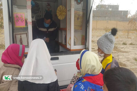 حضور مستمر مربیان کتابخانه‌ی سیار کانون سمنان در روستاها