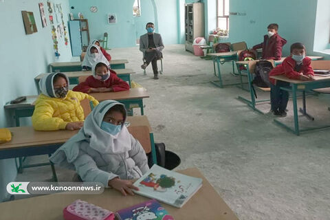 حضور مستمر مربیان کتابخانه‌ی سیار کانون سمنان در روستاها