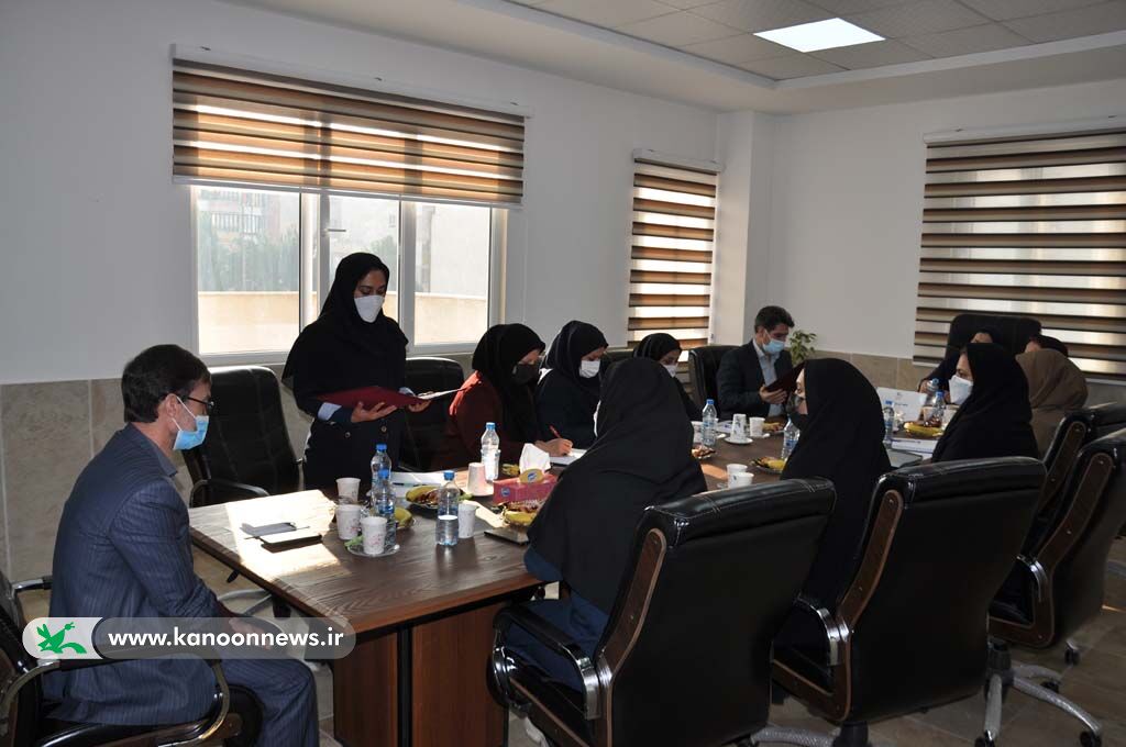 برگزاری آیین تودیع و معارفه کارشناس هنری در حاشیه چهاردهمین شورای فرهنگی کانون البرز برگزاری آیین تودیع و معارفه کارشناس هنری در حاشیه چهاردهمین شورای فرهنگی کانون البرز