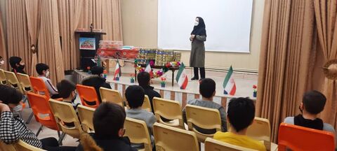  استقبال پرشور کودکان و نوجوانان از برنامه‌های ایام الله دهه مبارک فجر - مرکز هادیشهر