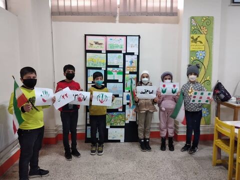  استقبال پرشور کودکان و نوجوانان از برنامه‌های ایام الله دهه مبارک فجر - مرکز میانه