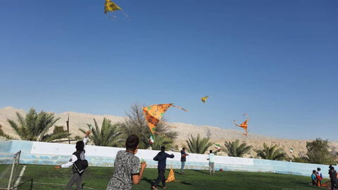 جشن پرواز بادبادکها و ایستگاه نقاشی مراکز عسلویه و نخل تقی