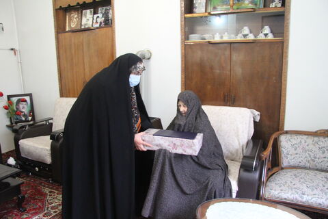 دیدار مدیرکل کانون استان با خانواده شهیدان «رحمان حسن زاده» و «حجت گلستانی» همزمان با دهه فجر
