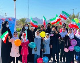 همکاران و اعضای کانون پرورش فکری سیستان و بلوچستان در راهپیمایی ۲۲ بهمن شرکت کردند
