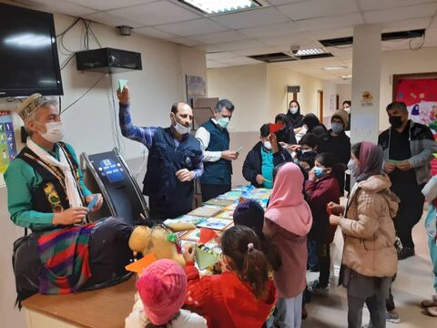 حضور کتابخانه سیار کانون خوزستان در شهر دهدز