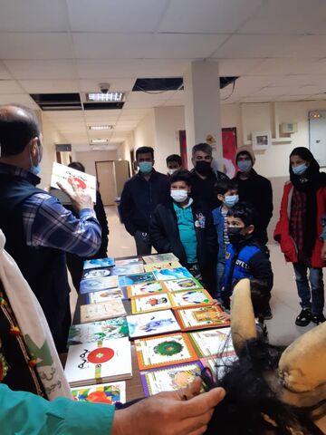 حضور کتابخانه سیار کانون خوزستان در شهر دهدز