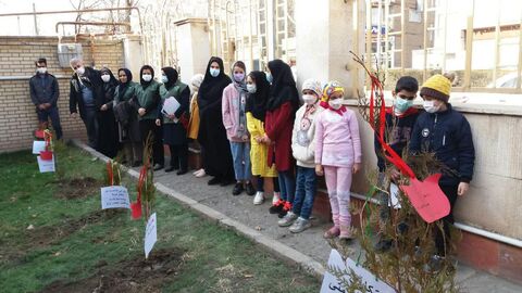 روز درختکاری در مراکز کانون پرورش فکری کودکان و نوجوانان آذربایحان‌غربی