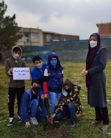روز درختکاری در مراکز کانون پرورش فکری کودکان و نوجوانان آذربایحان‌غربی