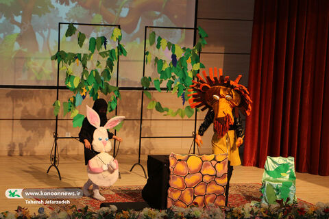 اجرای نمایش عروسکی خرگوش باهوش در کانون سمنان
