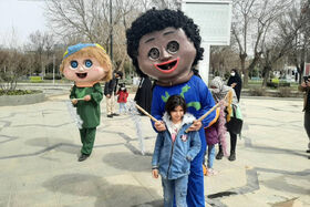 استقبال از بهار و جشن نیمه‌ی شعبان به همراه شادپیمایی عروسک‌های بلندقامت