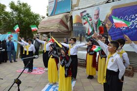 حضور پرشور اعضا و مربیان مراکز کانون پرورش فکری کودکان و نوجوانان استان کرمانشاه در مراسم راهپیمایی روز قدس (۳)