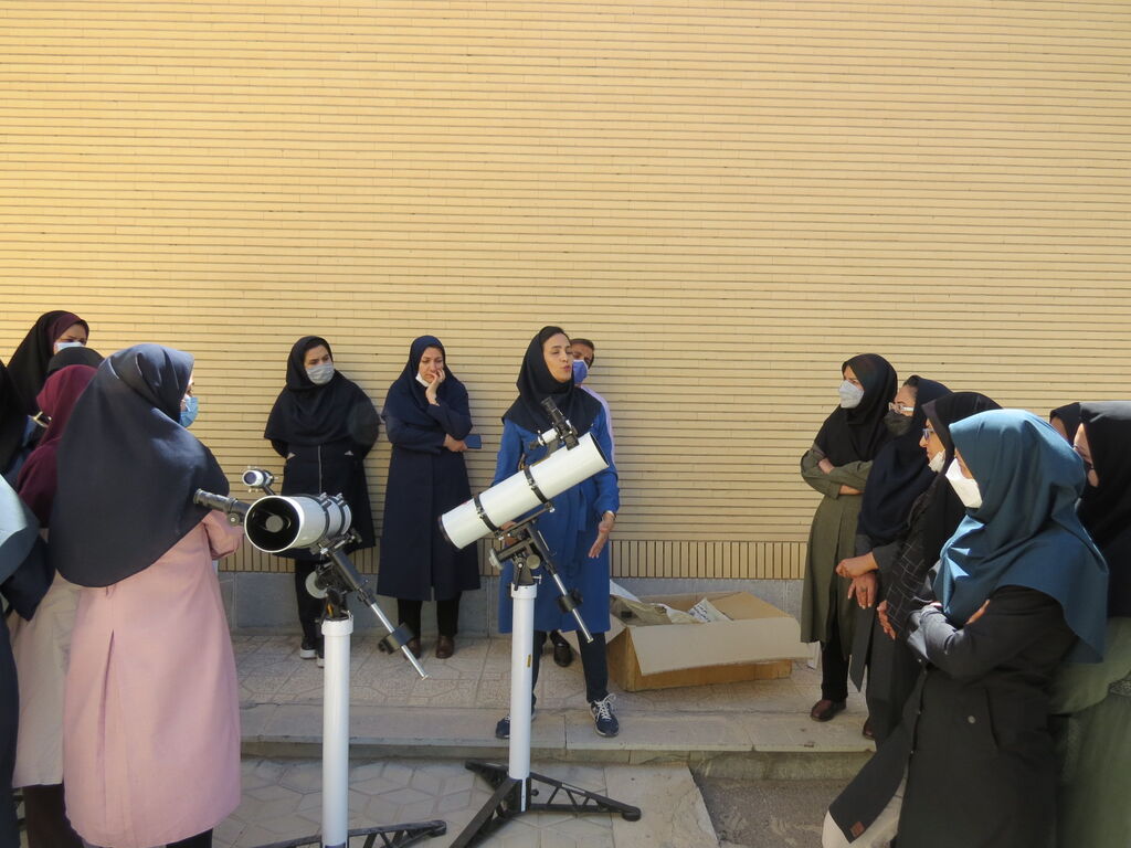 مربیان کانون استان اصفهان در کارگاه آموزشی کار با تلسکوپ شرکت کردند 
