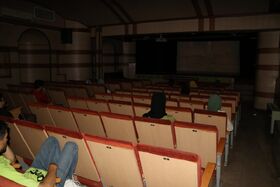 دوستاران هنر از فیلم های دوازدهمین جشنواره بین المللی پویانمایی دیدن می کنند