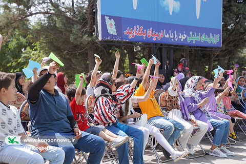 اجرای ویژه برنامه «سروش شادمانی» تماشاخانه سیار کانون در شهر قدس تهران