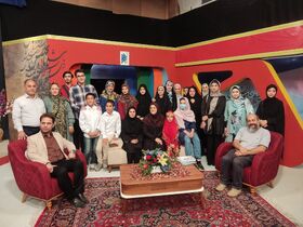 حضور مربی و اعضای برگزیده کارگاه‌های ادبی کانون قزوین در برنامه چهلستون سیمای استان