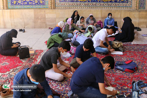 کارسوق «جلوه‌ی ایثار تا زلال غدیر» در کانون سمنان به روایت تصویر