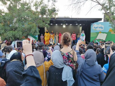 اولین روز اجرای تماشاخانه سیار در استان کرمانشاه/شهرستان روانسر