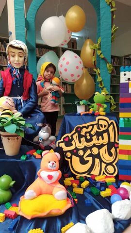 اهدای اسباب‌بازی اعضای مرکز لارستان به کودکان مناطق محروم/ کانون فارس