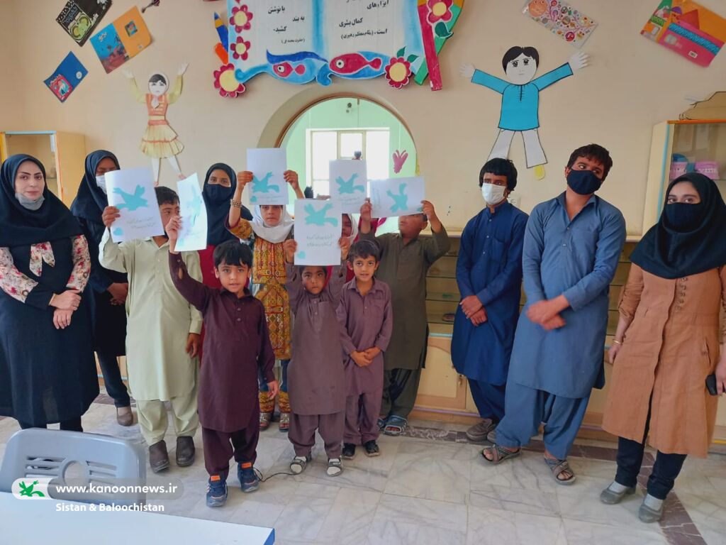 روز شاد کودکان موسسه‌ی توانبخشی در مرکز فرهنگی‌هنری میرجاوه(سیستان و بلوچستان)
