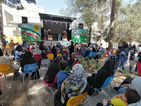 ششمین اجرای تماشاخانه سیار کانون در شهر کرمانشاه/چهارم مرداد ۱۴۰۱