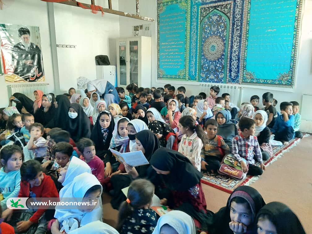 اهدا شانزدهمین کتابخانه به روستای محروم چهاربلاغ شهرستان رزن