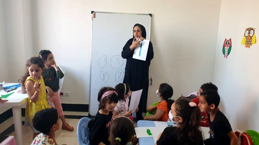 اجرای برنامه پیک امید در منطقه کم برخوردار ساری