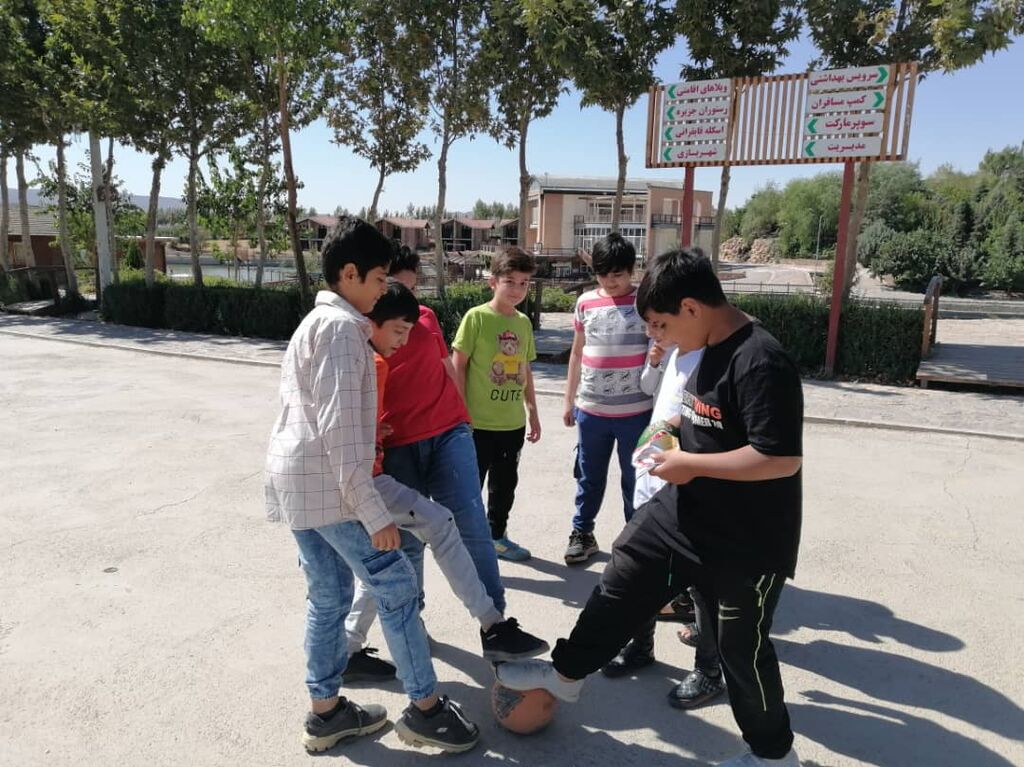 "یک روز با طبعیت"