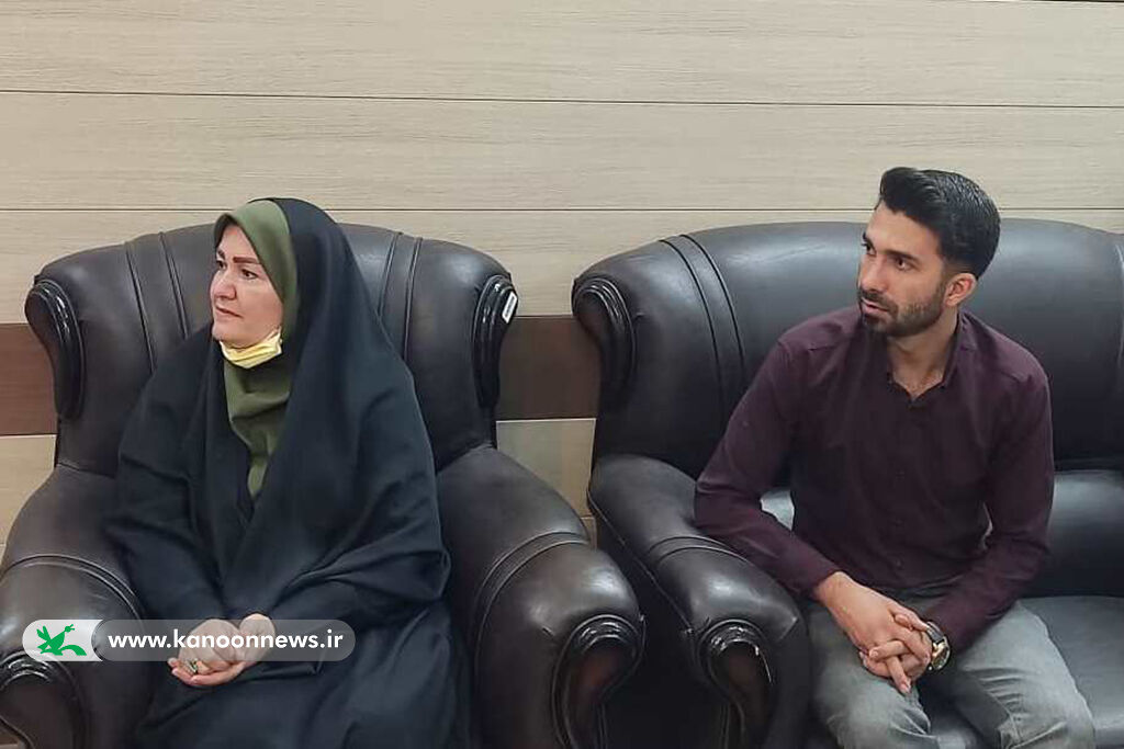 دیدار مربیان و اعضای کانون سمنان و میامی با فرمانداران