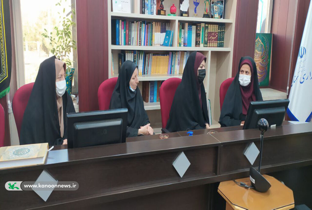 دیدار مربیان و اعضای کانون سمنان و میامی با فرمانداران