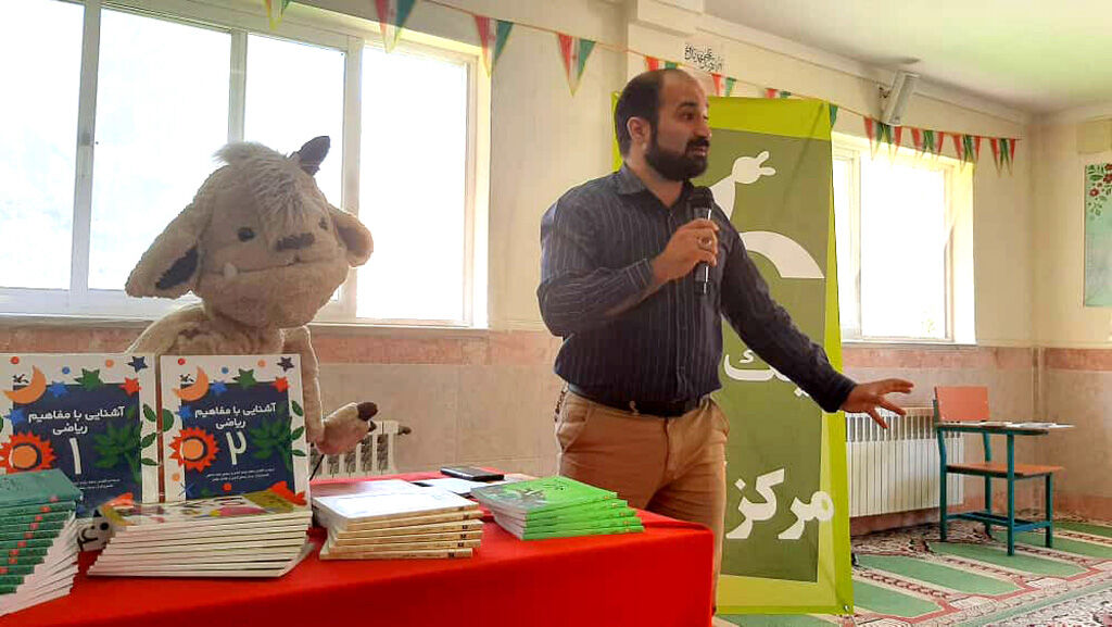 اجرای برنامه پیک امید در ۵ منطقه شهرستان آمل