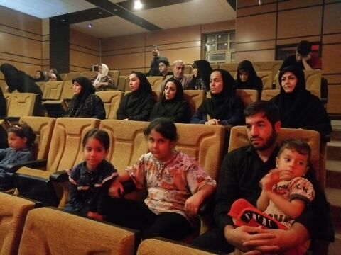 خانواده‌های کرمانشاهی به تماشای "روایت عشق و عطش" نشستند