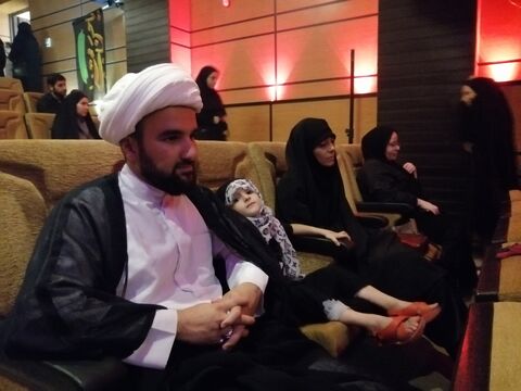 خانواده‌های کرمانشاهی به تماشای "روایت عشق و عطش" نشستند