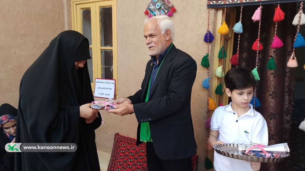 دیدار دختران انجمن ادبی دریچه با ایثارگر پیشکسوت کانون خراسان جنوبی