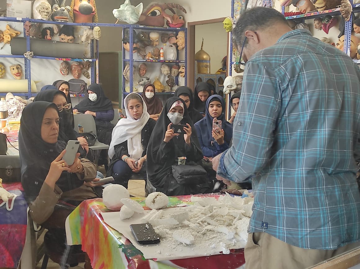 بیست و هفتمین نسست انجمن هنرهای نمایشی اعضای نوجوان