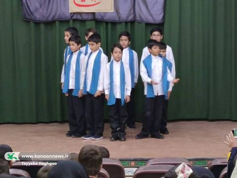 نمایش "همه آبها نام عباس را میدانند"