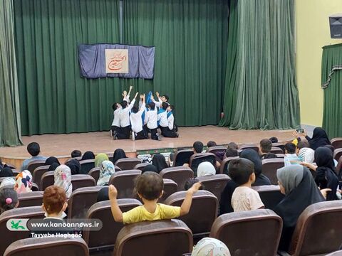 نمایش "همه آبها نام عباس را میدانند"