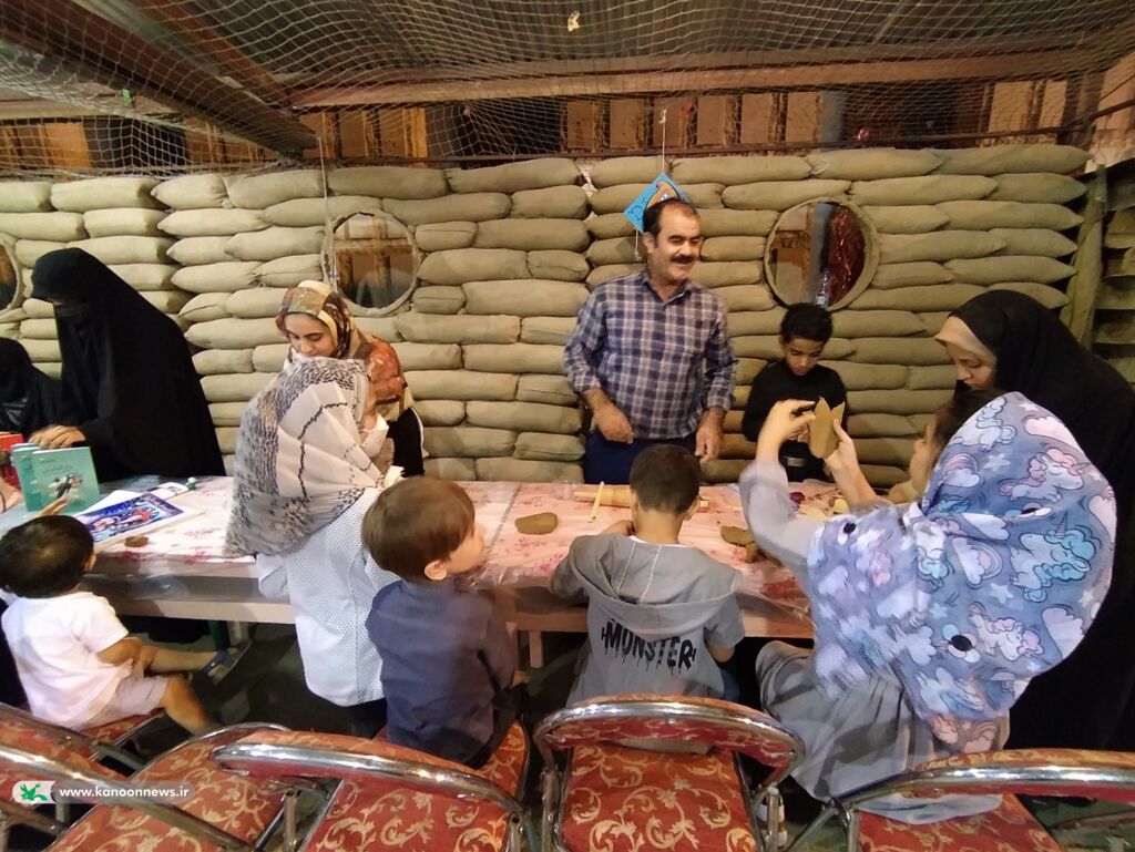 برپایی غرفه های فرهنگی و هنری در یادواره شهدای کارمند استان همدان