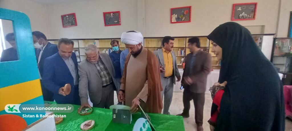 برپایی نمایشگاه کبوتران حرم در مرکز فرهنگیهنری نیمروز(سیستان و بلوچستان) برپایی نمایشگاه کبوتران حرم در مرکز فرهنگیهنری نیمروز(سیستان و بلوچستان)