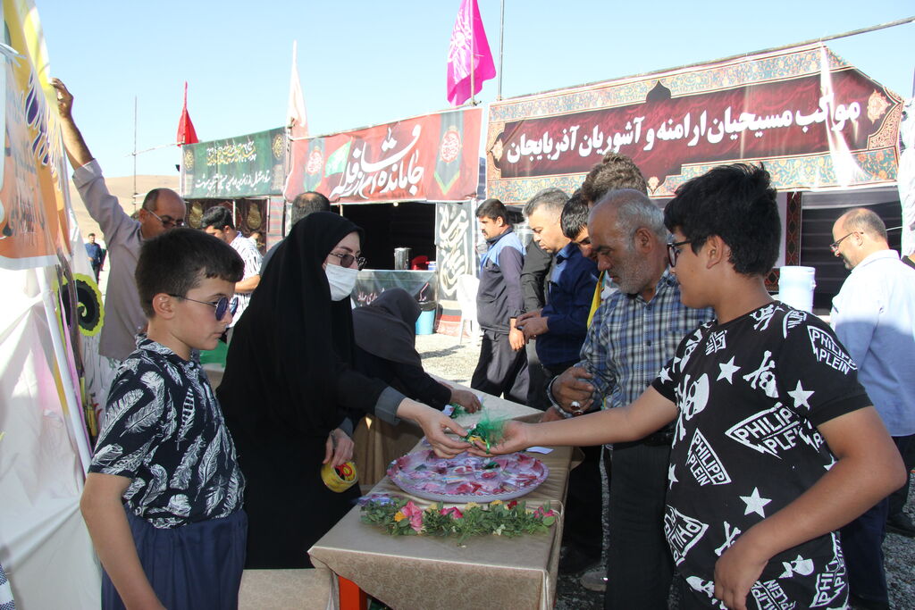 موکب فرهنگی کانون آذربایجانغربی در مسیر زائران اربعین راهاندازی شد