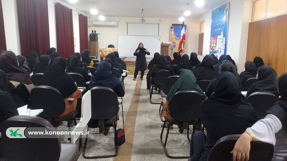 معلمان بوشهری با اصول و فنون قصه گویی آشنا شدند