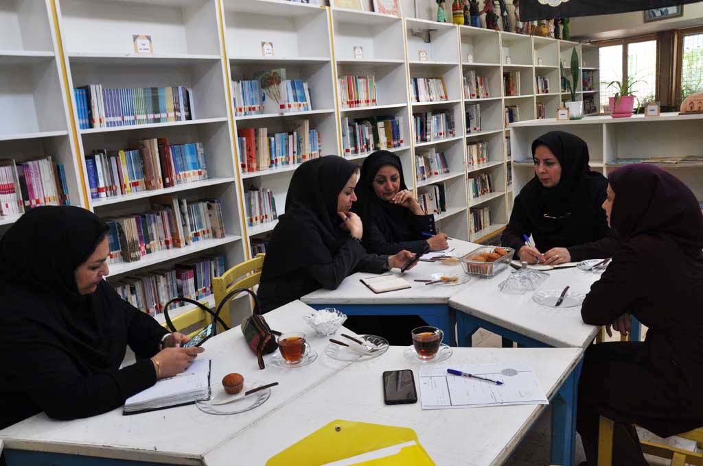 جلسه برنامهریزی هفتهیملی کودک در فرمانداری ساوجبلاغ