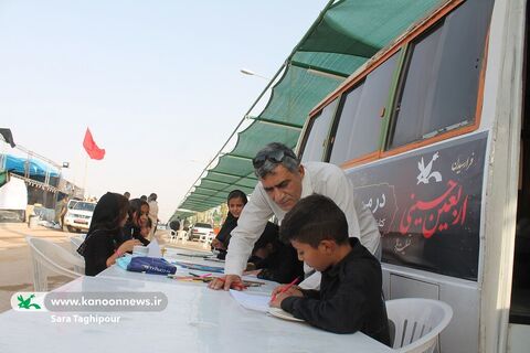 پنجمین روز حضور کتابخانه های سیار کانون خوزستان در گذرگاه مرزی چذابه