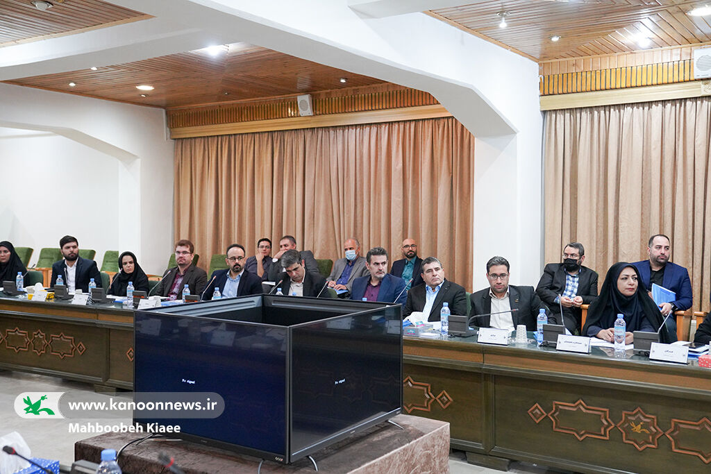 برگزاری نشست فصلی مدیران کانون زبان ایران با رونمایی از «معماری کلان برنامه درسی»