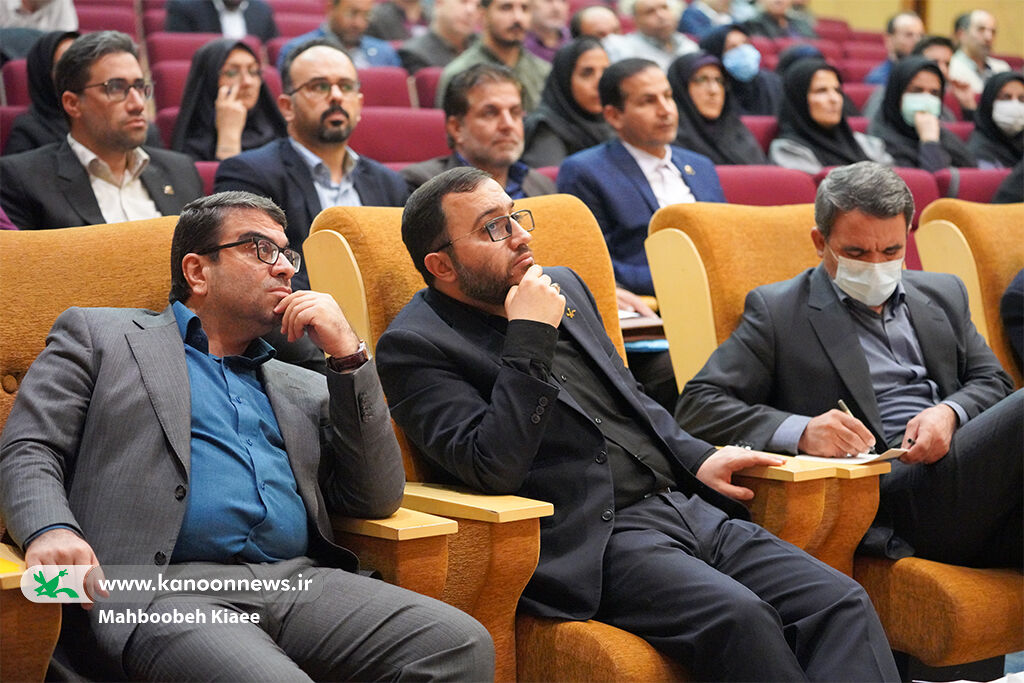کانون زبان ایران به سمت تقویت هویت و مرجعیت آموزشی حرکت کند